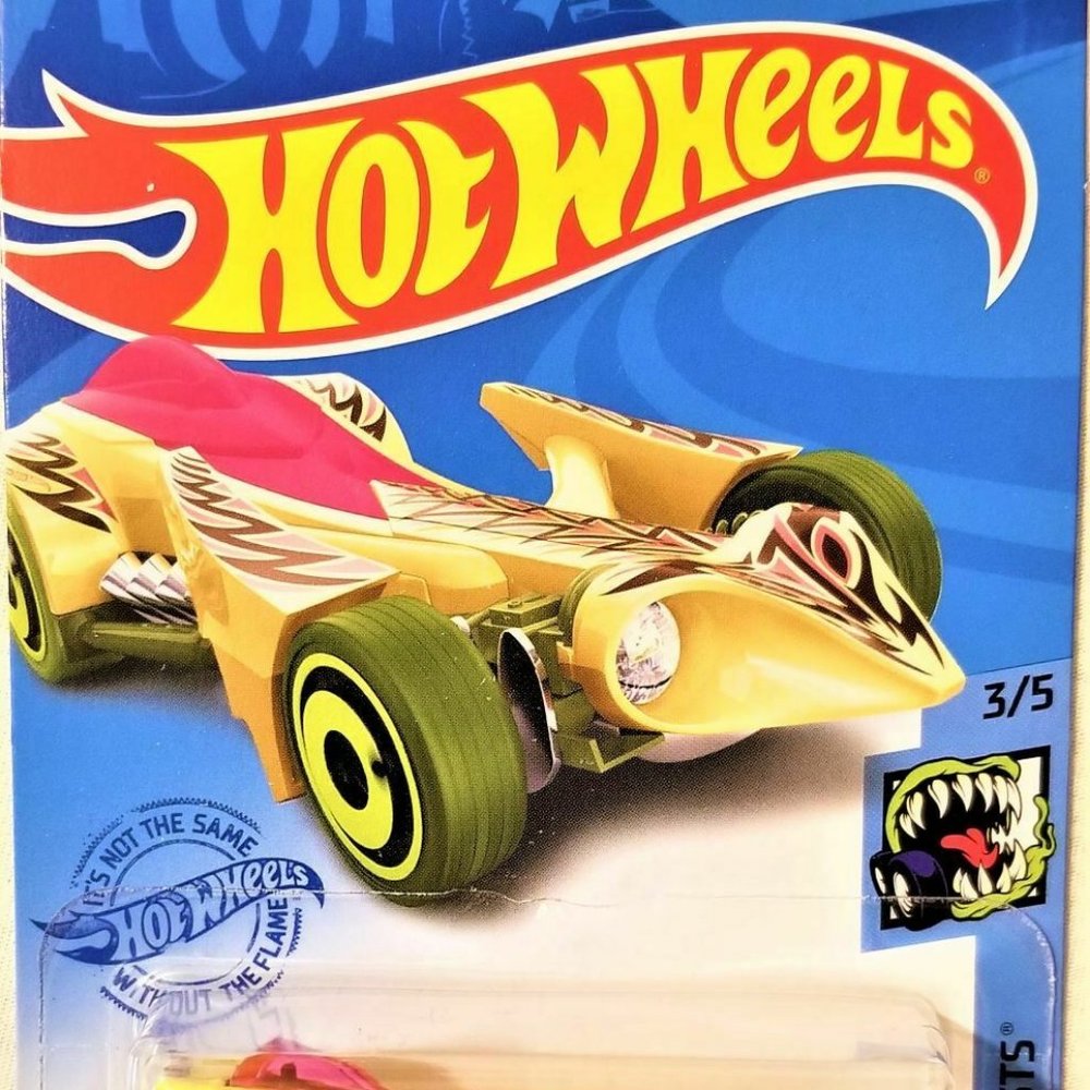 Hot Wheels - 2021 Street Beasts 3/5 Preying Menace 115/250 (GRY50)